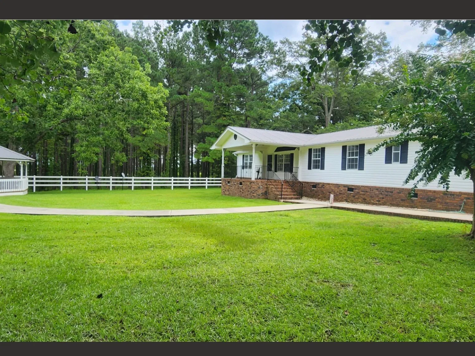 3 bed, 1800 sqft, $2,800 — Photo 2