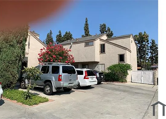 2 bed, 950 sqft, $2,200 — Photo 2