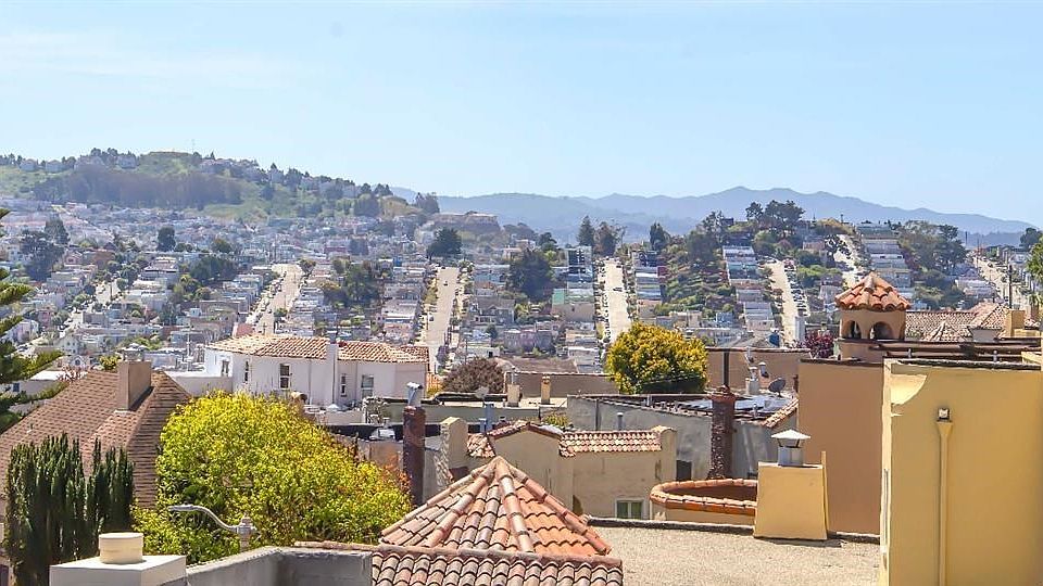 2nd image of 180 Saint Elmo Way