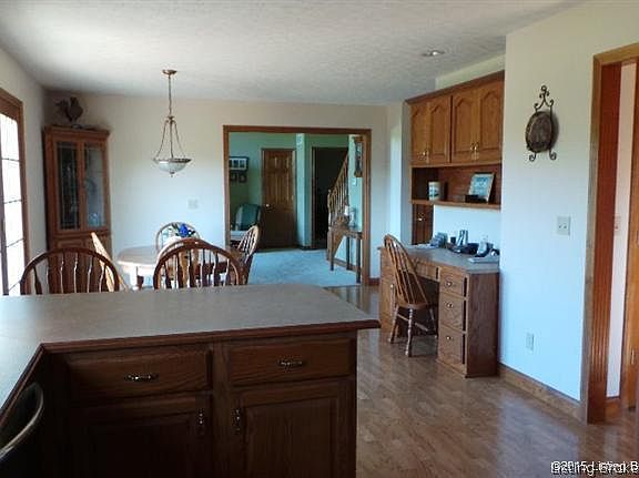 4th image of 805 E Iroquois Boulevard