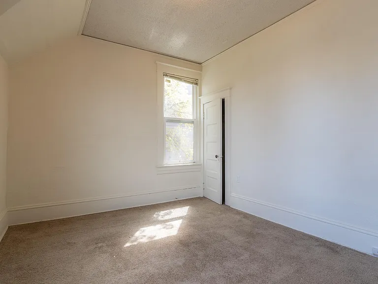 4715 NE 17th Ave — Photo 11