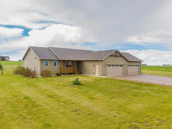 19229 Chuck Wagon Cir, Belle Fourche, SD 57717