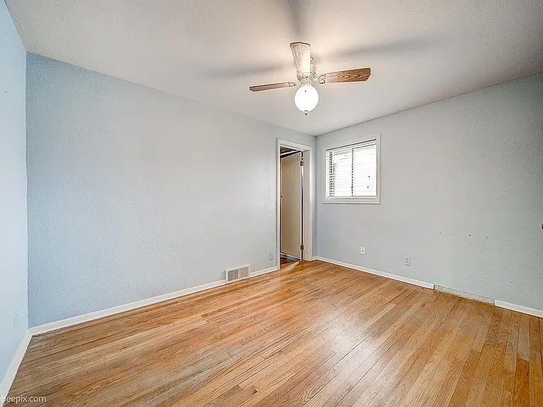 4524 N King Ct — Photo 10