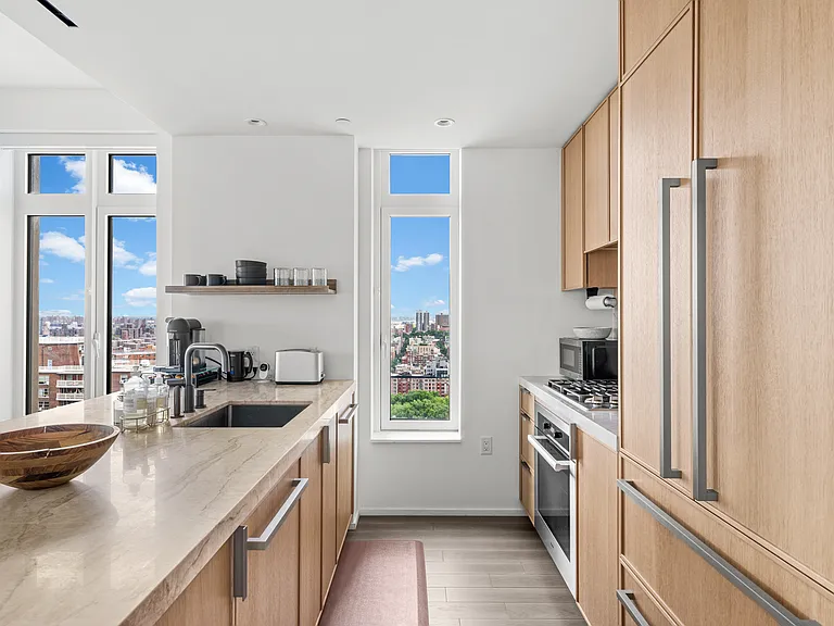 543 W 122nd St #19C — Photo 7