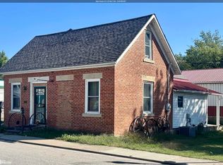 108 Washington St, Bonaparte, IA 52620