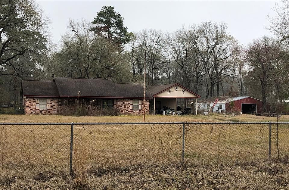 Quaint Texas Charm comes to mind when you imagine the potential that comes with this adorable ranch-style.