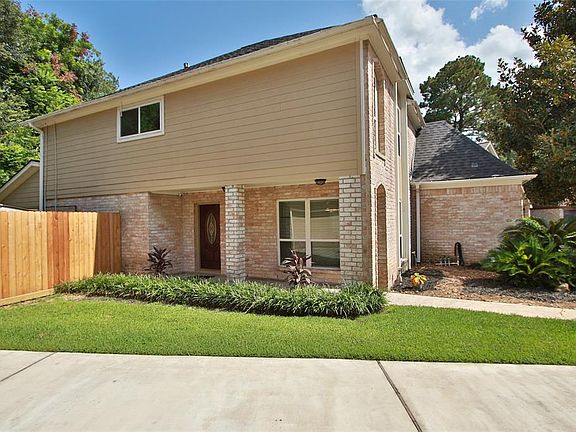 This home is situated on the cul-de-sac lot where the front porch is actually on the left side of the home. Large covered porch.