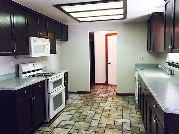 3rd image of 7390 Earhart Ave
