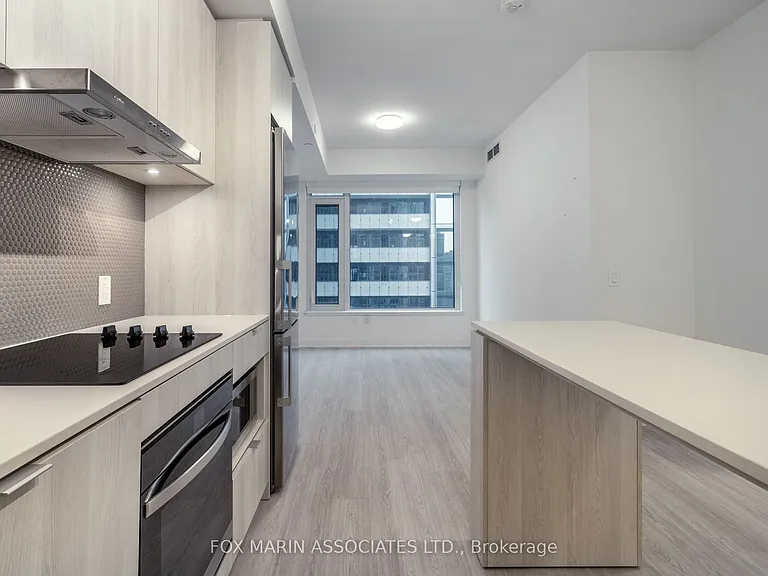 11 Yorkville Ave #802 — Photo 7