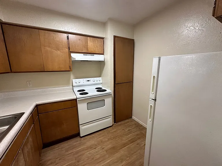 1115 N Austin St — Photo 23