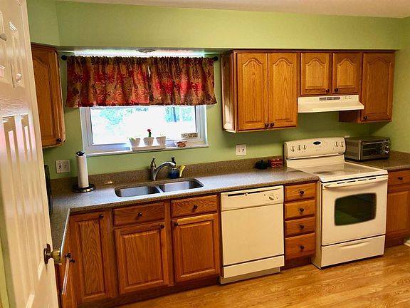 2nd image of 3638 Oakmeadow Ln
