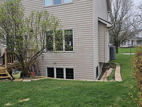 3rd image of 6815 Mapleton Dr