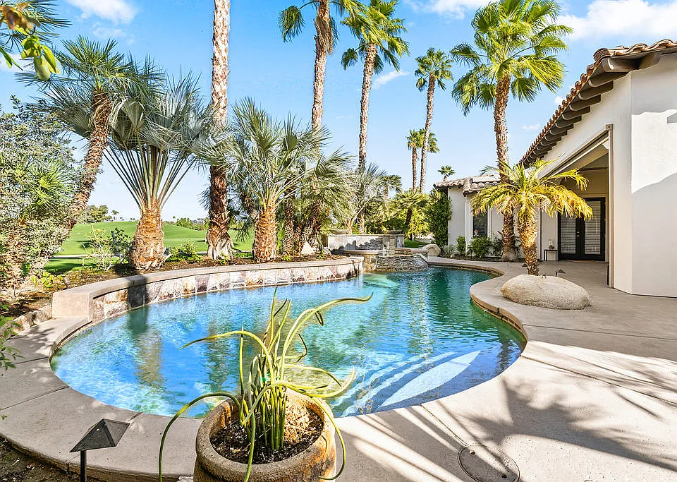 45699 W Via Villaggio