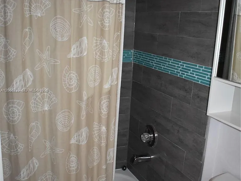 1435 SW 82nd Pl — Photo 18
