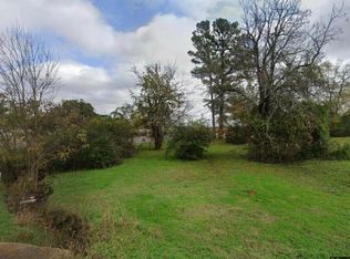 228 S Miller Ave, Mount Pleasant, TX 75455