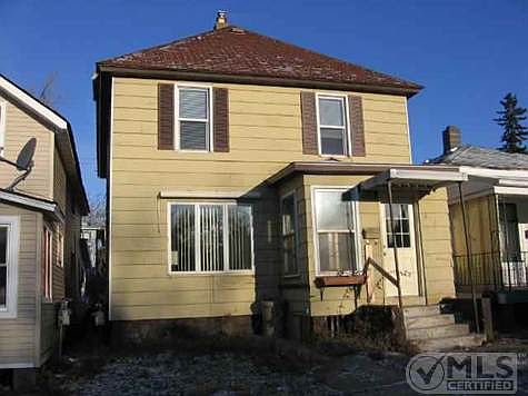 2nd image of 318 W Peck St