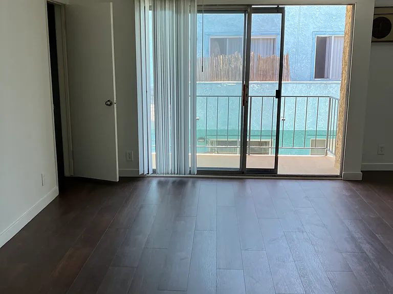 3329 Keystone Ave #6 — Photo 4