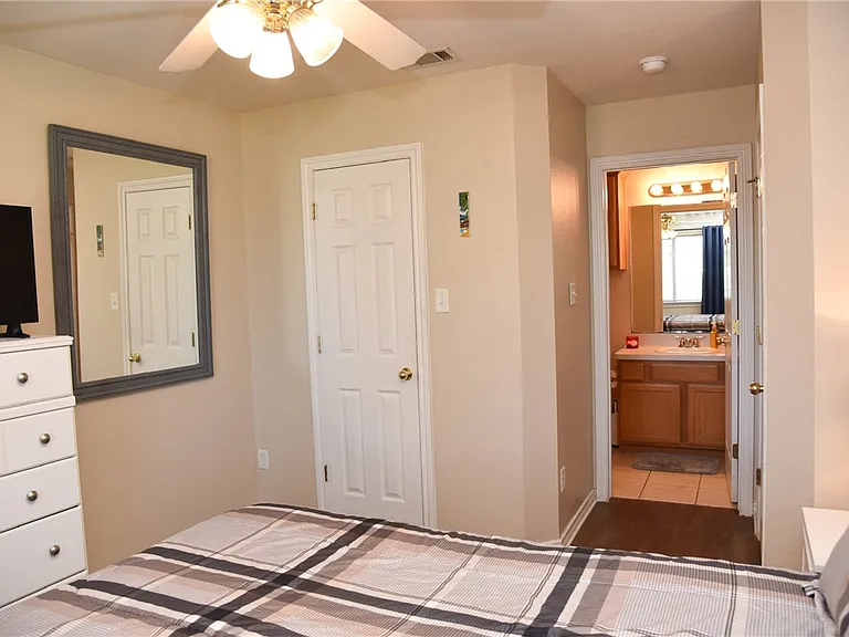 3813 Oldenburg Ln — Photo 8