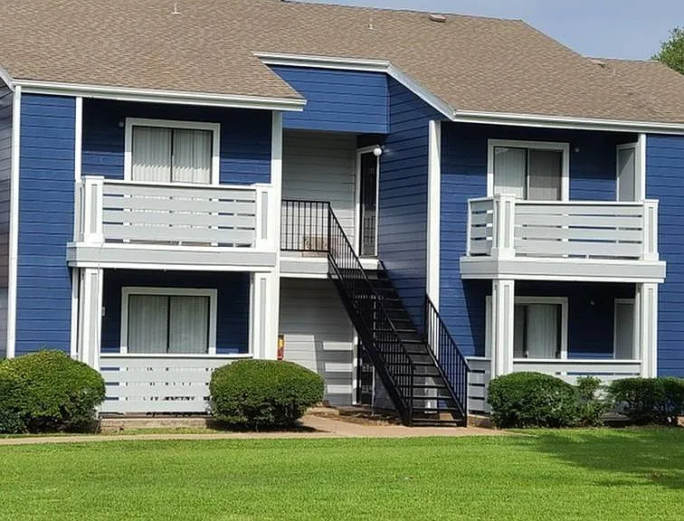 Post Oaks Apartments — Photo 4