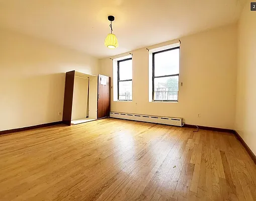 Rented by Aron Fried, LREB | media 3