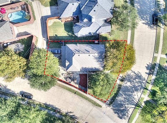 2nd image of 501 Stretford Ln
