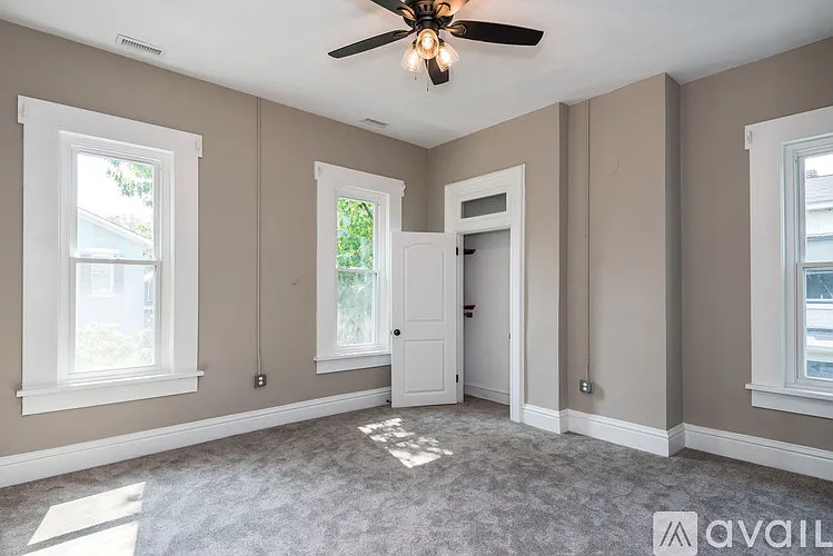 41 Green St — Photo 42