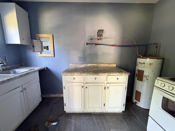 5th image of 5417 McCahill Rd