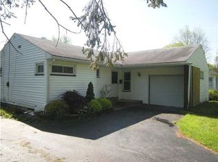 6 Dallas Dr, Rochester, NY 14624