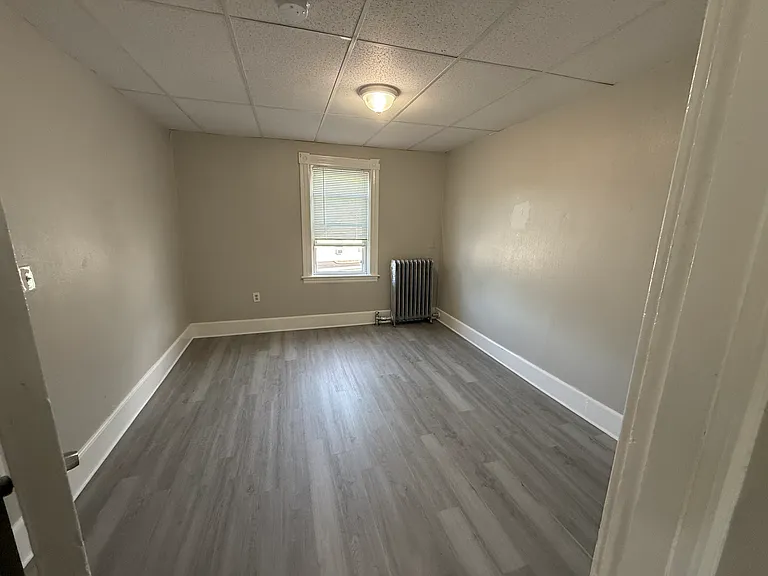 184 Laurel St #2 — Photo 6