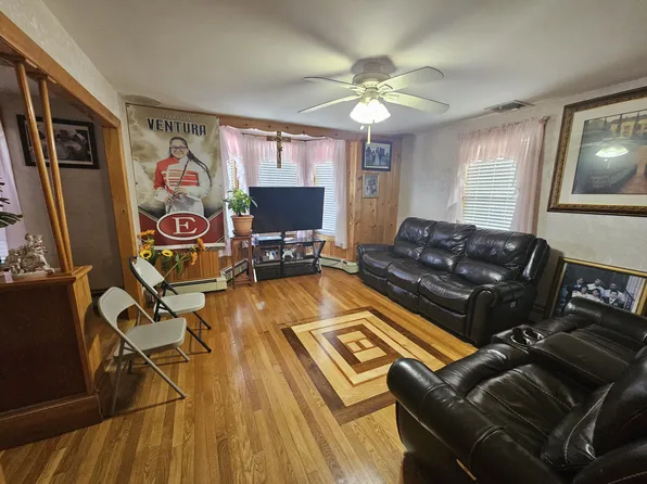 63 Carroll St Floor 2, Chelsea, MA 02150