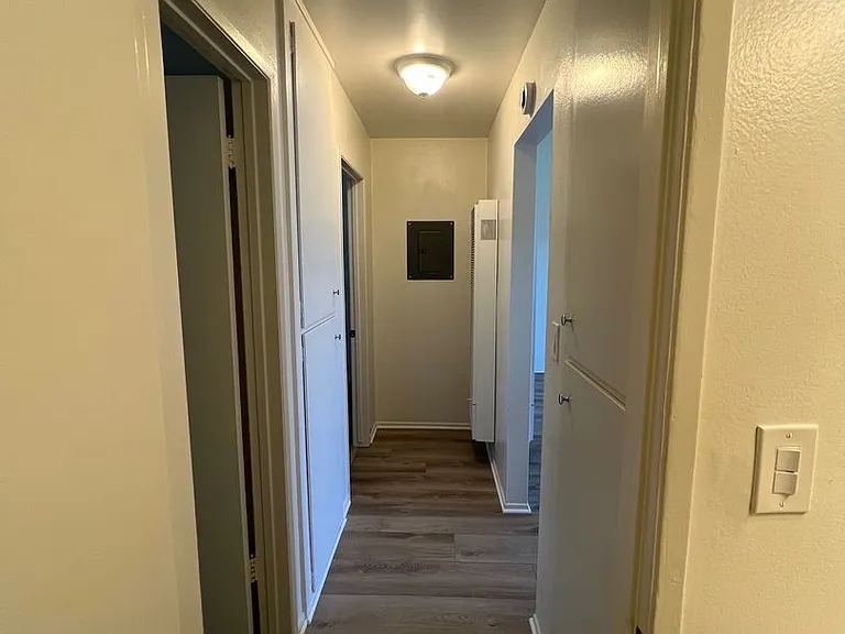 1021 E Cypress Ave — Photo 3