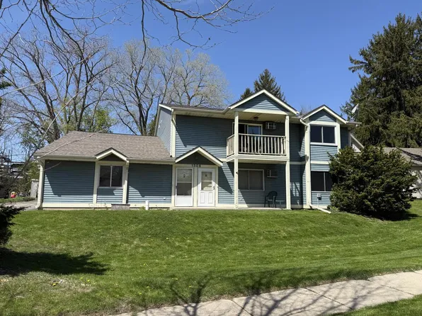 1306 Eder LANE #D, West Bend, WI 53095