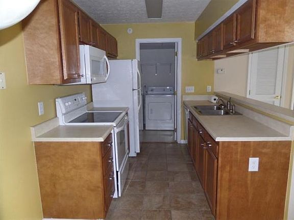 5th image of 3318 Emerald Lakes Dr #3318