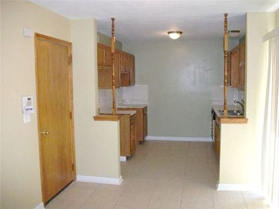 5th image of 11828 Crystal Dr