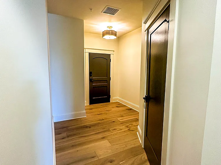 109 W Church St #A — Photo 11