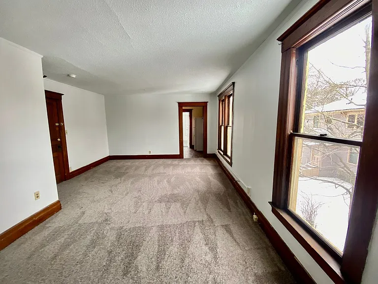 216 N Hamilton St — Photo 12