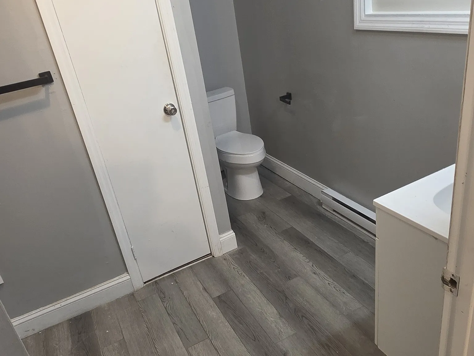 4 bed, $1,900 — Photo 4