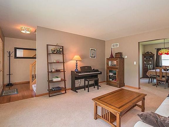 5th image of 490 Coventry Cres