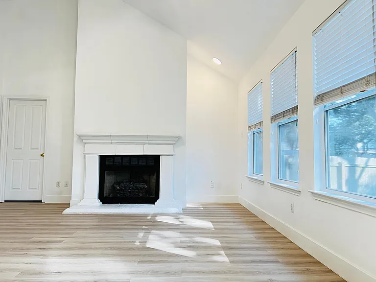 8021 Luling Ln — Photo 19