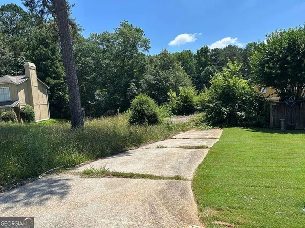 2048 W Morgans Bluff Ct, Lithonia, GA 30058