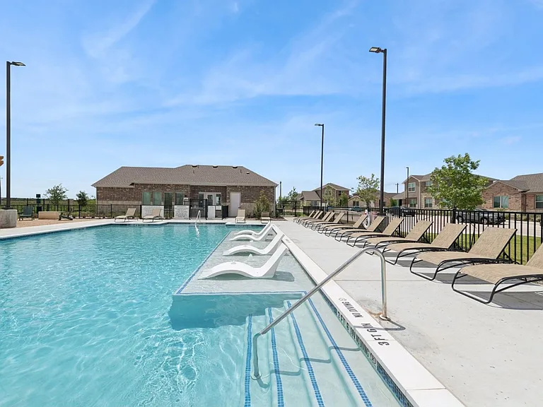 Ascend at Valverde — Photo 19