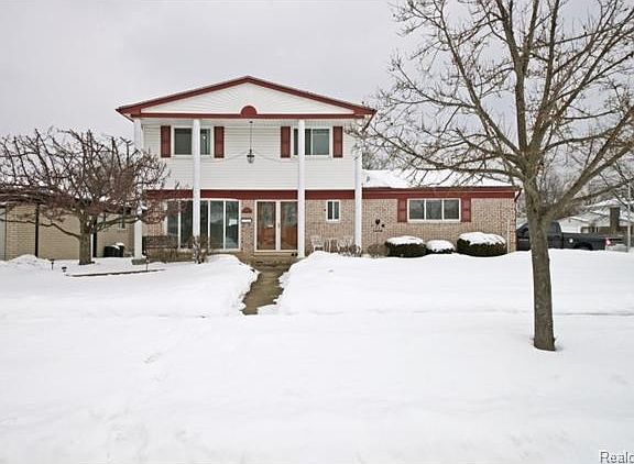2nd image of 7608 Sussex Ct