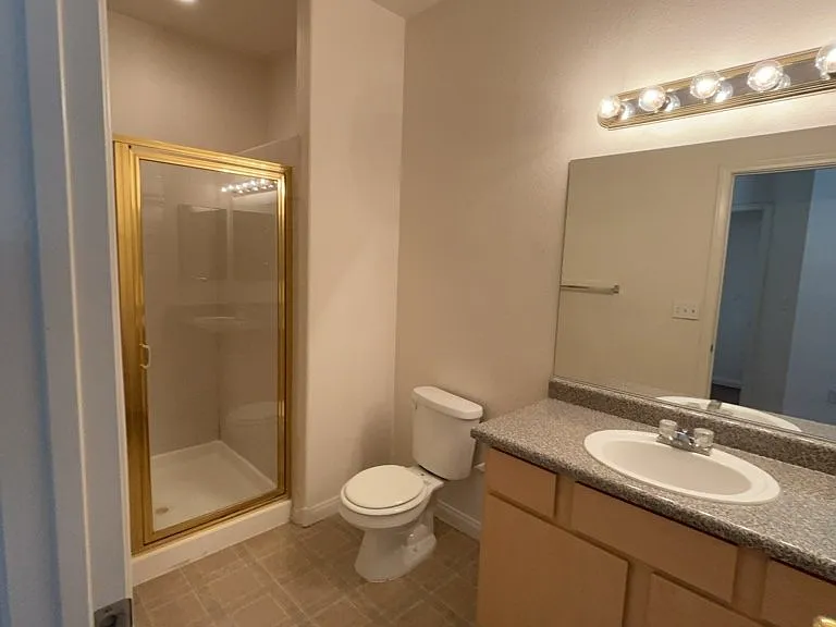 4915 E Russell Rd #180-6 — Photo 4