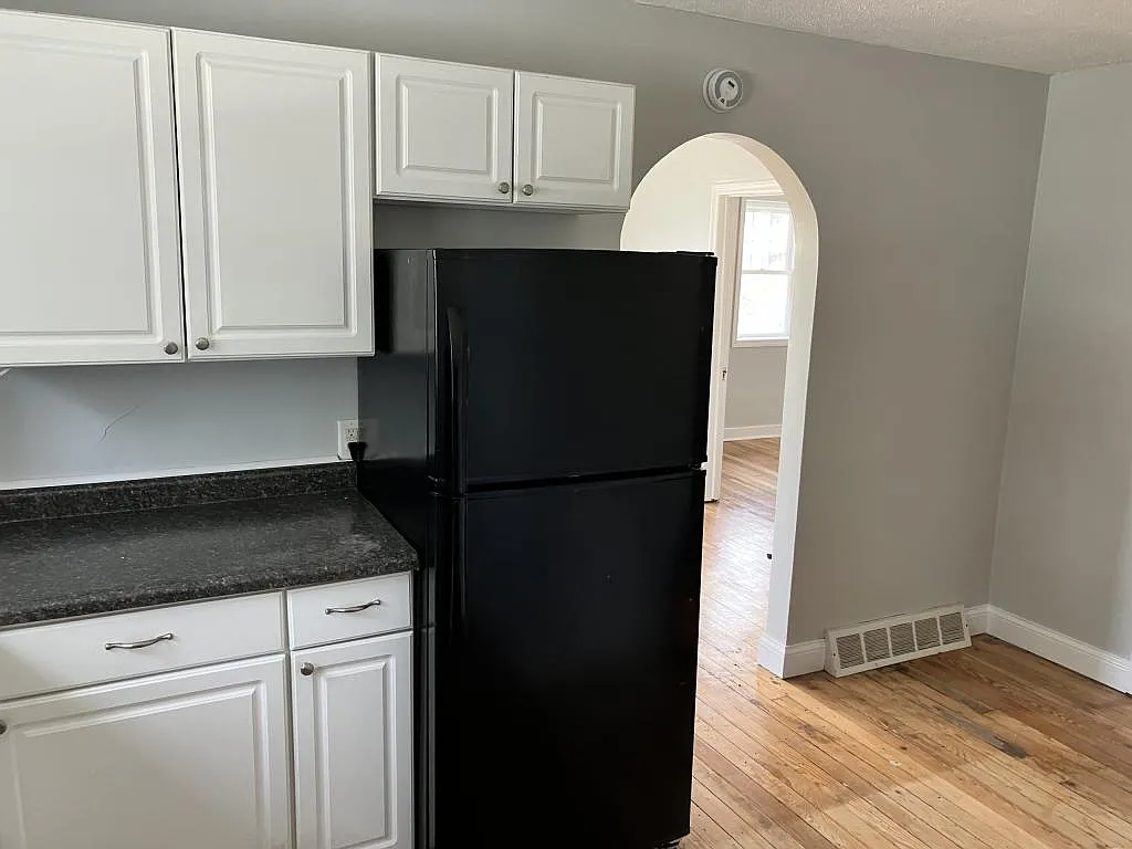 4138 Lake Street, #3 — Photo 2
