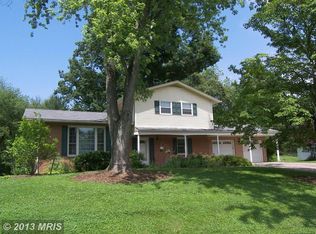 16928 Baederwood Ln, Rockville, MD 20855