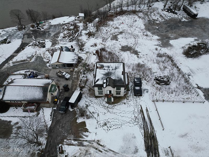 5th image of 332 Hudson Avenue