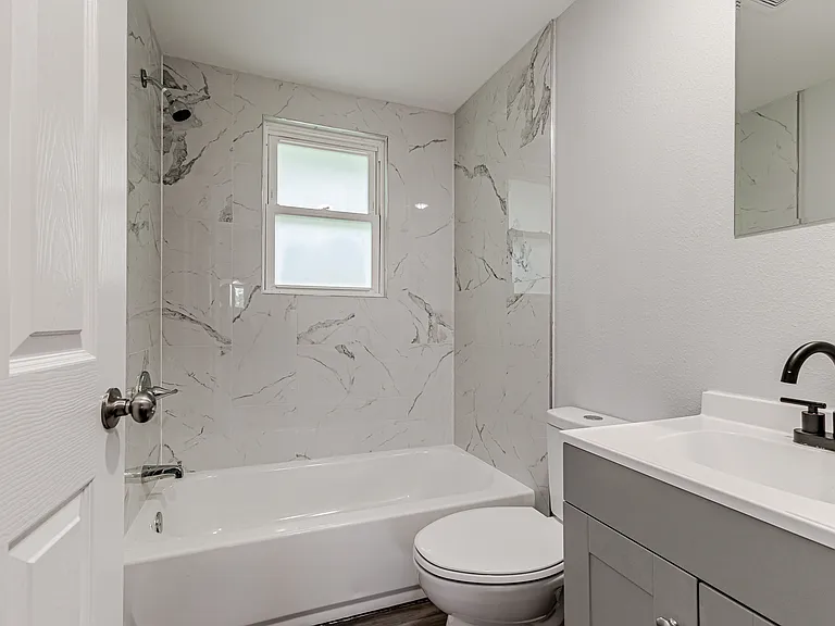 2222 E Peachtree St — Photo 17