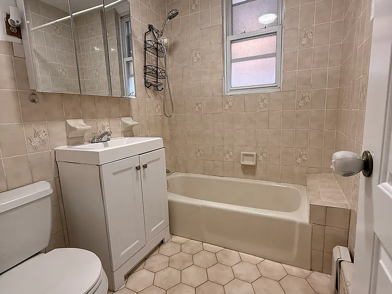 1958 Lurting Ave #1 — Photo 9