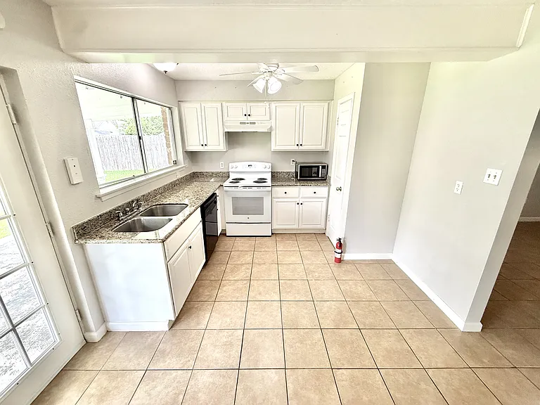16814 David Glen Dr — Photo 5