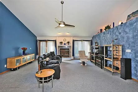 8601 Camelot Trce — Photo 16